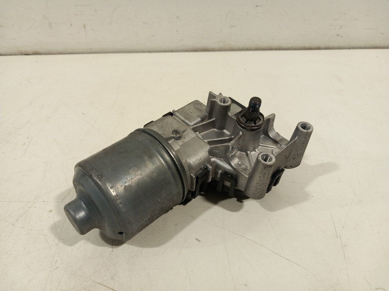 Ruitenwissermotor voor Peugeot 208, Auto-onderdelen, Onderdelen@venauto.nl, Van der Ven Autorecycling B.V., Gebruikt, Ettenseweg 76, 4706 PB Roosendaal, The Netherlands