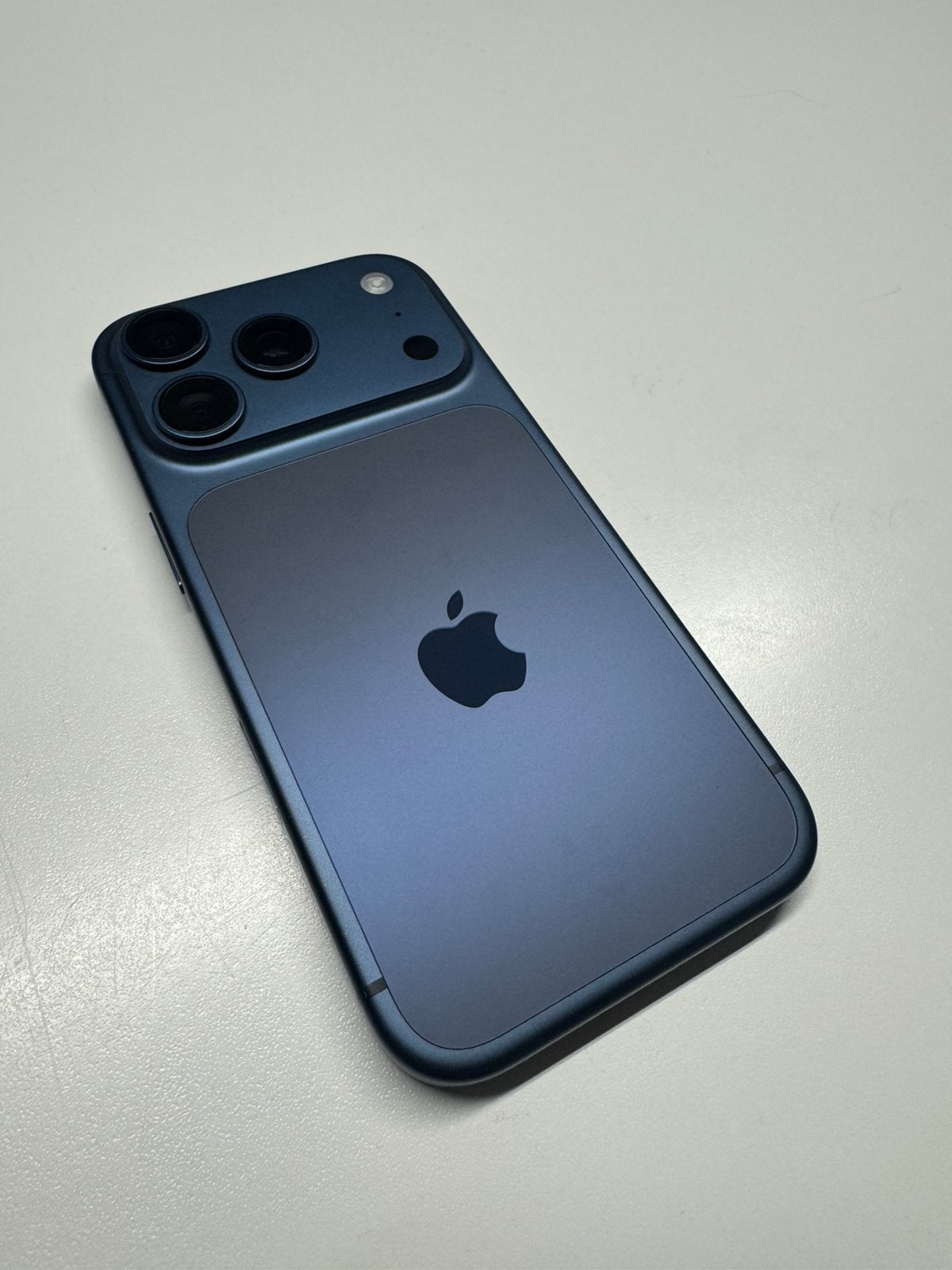 iPhone 17 Pro 256GB - FEESTPRIJS! - Nieuwstaat, Telecommunicatie, 94 %, Zo goed als nieuw, Zonder simlock, Zonder abonnement