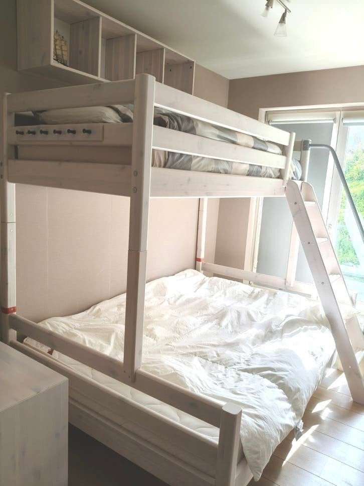 Hoogslaper dubbel en enkel bed + commode + hangkastje, Ophalen, Hoogslaper, Zo goed als nieuw, 200 cm