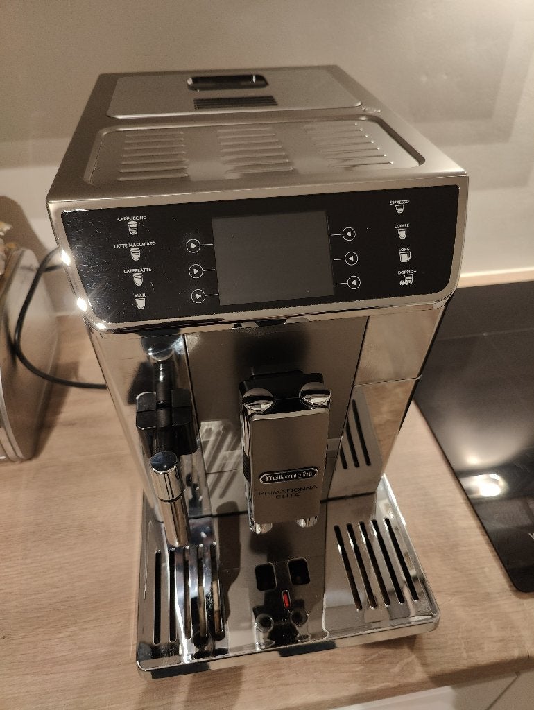 DELONGHI PrimaDonna Elite - MACHINE À EXPRESSO, Réservoir d'eau amovible, Café moulu, Utilisé, 10 tasses ou plus