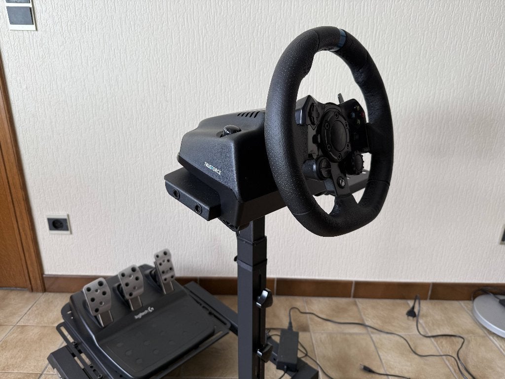 Logitech G923 TRUEFORCE racestuur voor sim racing met stand, Games en Spelcomputers, Ophalen, Xbox 360