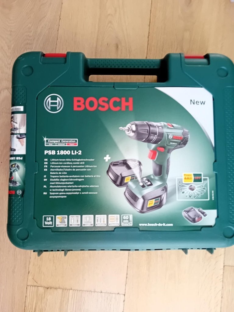 Perceuse-visseuse à percussion Bosch + accessoires, Doe-het-zelf en Bouw, Gereedschap | Handgereedschap, Ophalen, Zo goed als nieuw