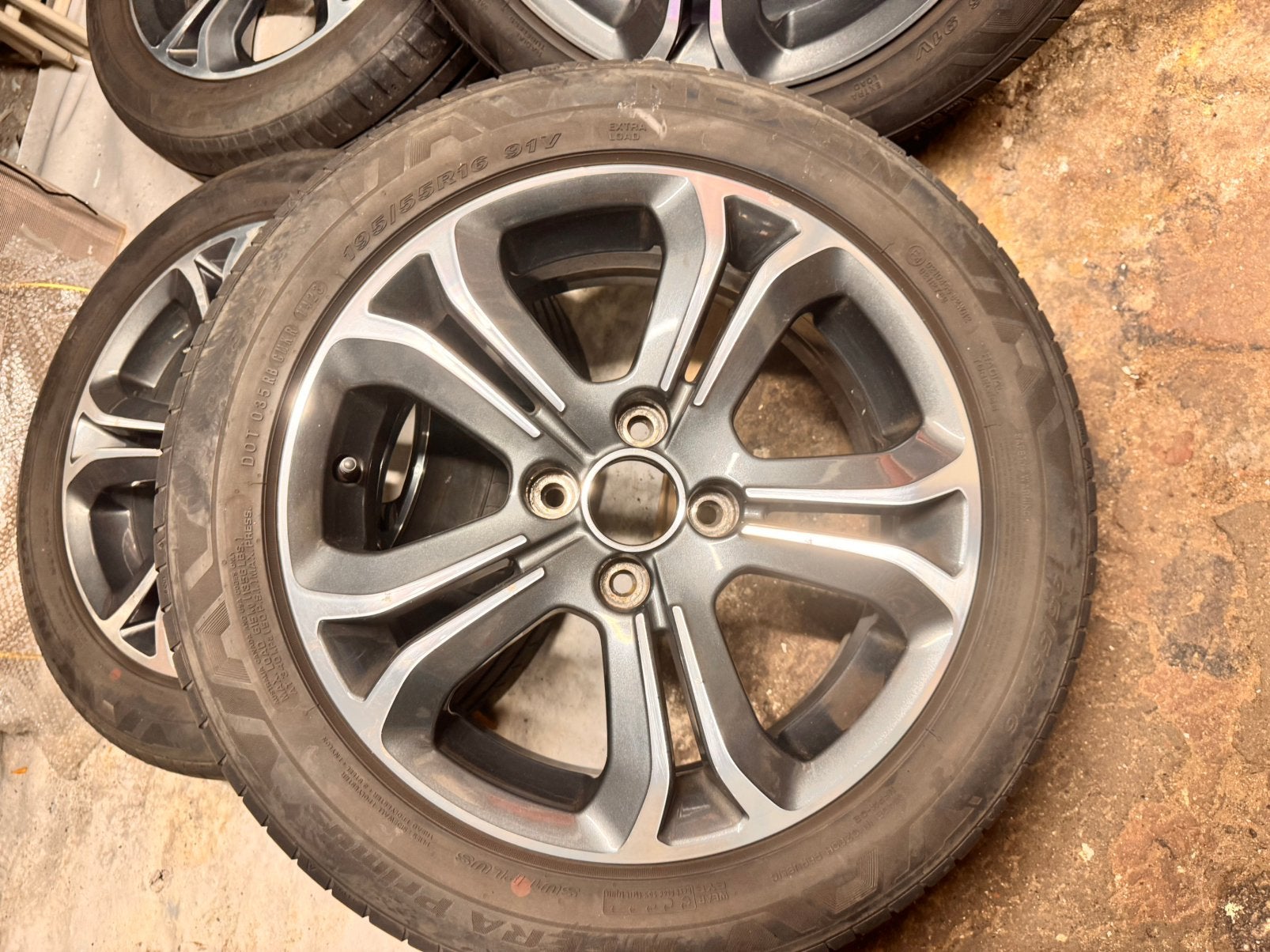 Jante et pneus Peugeot 208, Ophalen, Gebruikt, 16 inch, Banden en Velgen