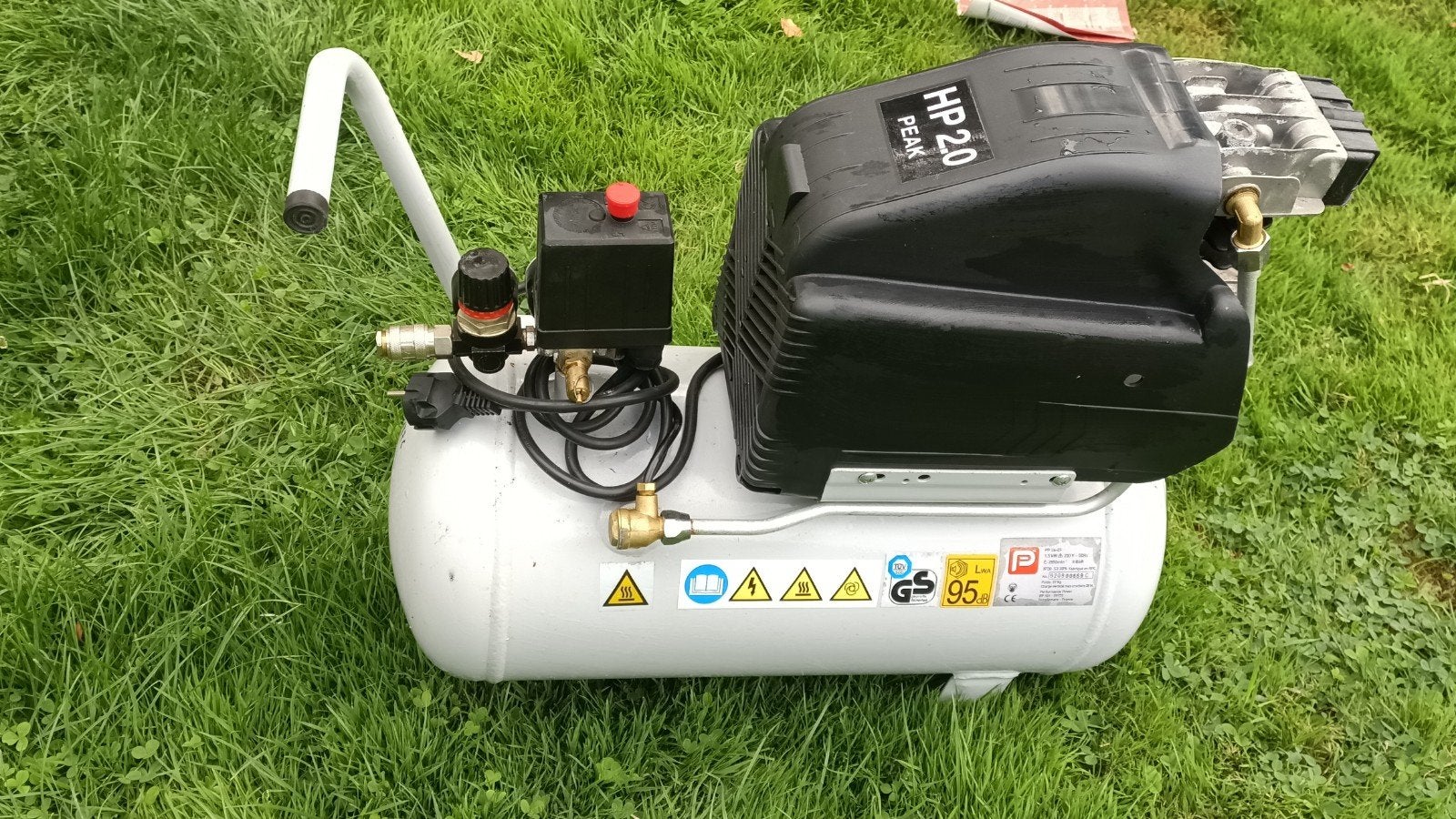 Compresseur Performance Power 24 L – 2 CV – 8 bars

À vendre, Enlèvement