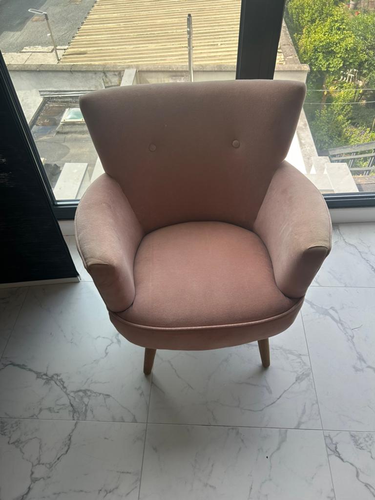Roze velvet fauteuil, Huis en Inrichting, Fauteuils, Ophalen, Zo goed als nieuw