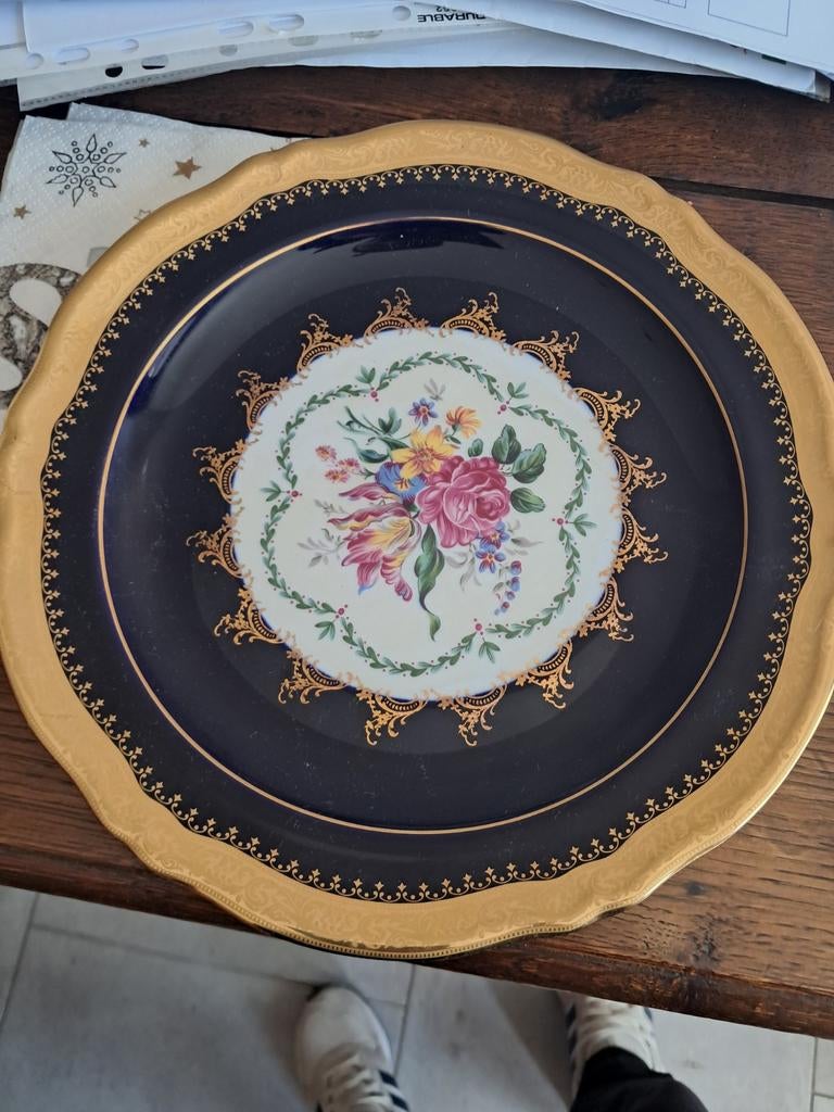 3 Castelblauwe borden van Limoges met gouden inleg, Antiek en Kunst, Ophalen