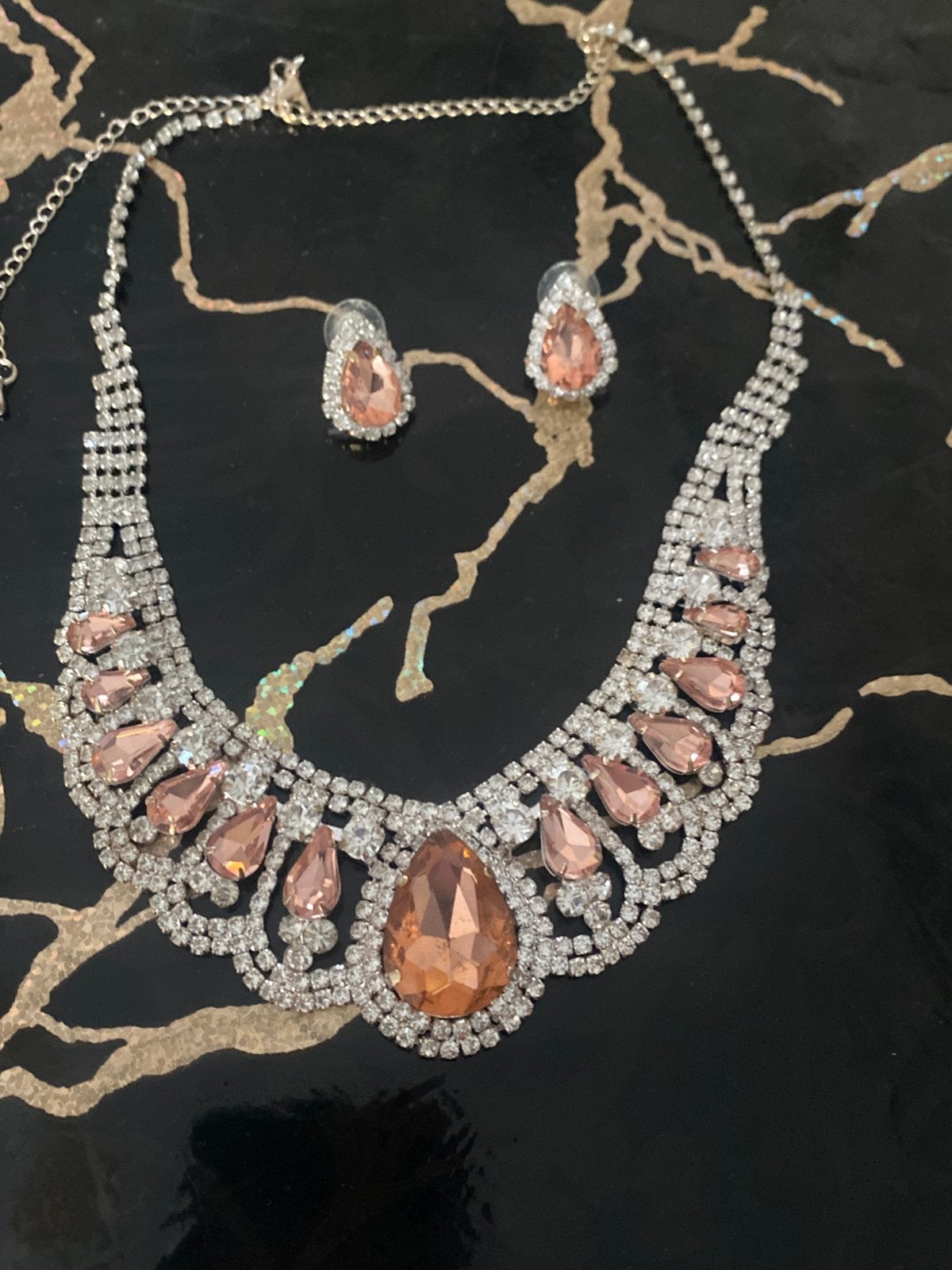 Ketting en oorbellen, Ophalen, Zo goed als nieuw