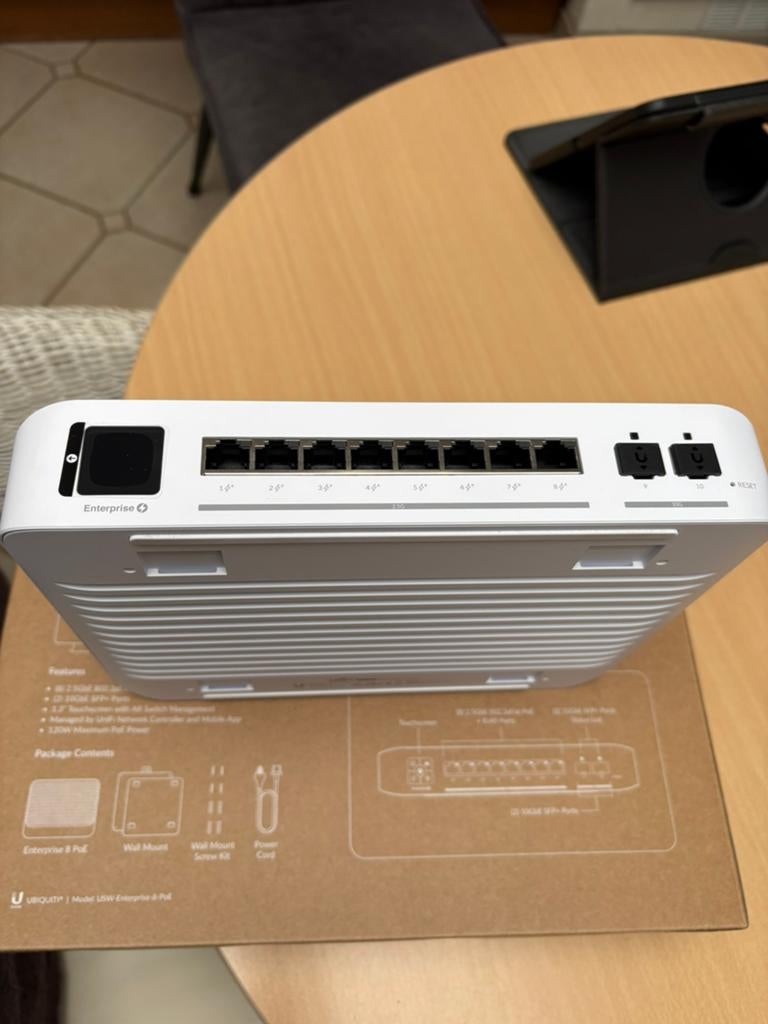 Ubiquiti Unifi switch enterprise 8 POE, Informatique & Logiciels, Enlèvement ou Envoi, Comme neuf