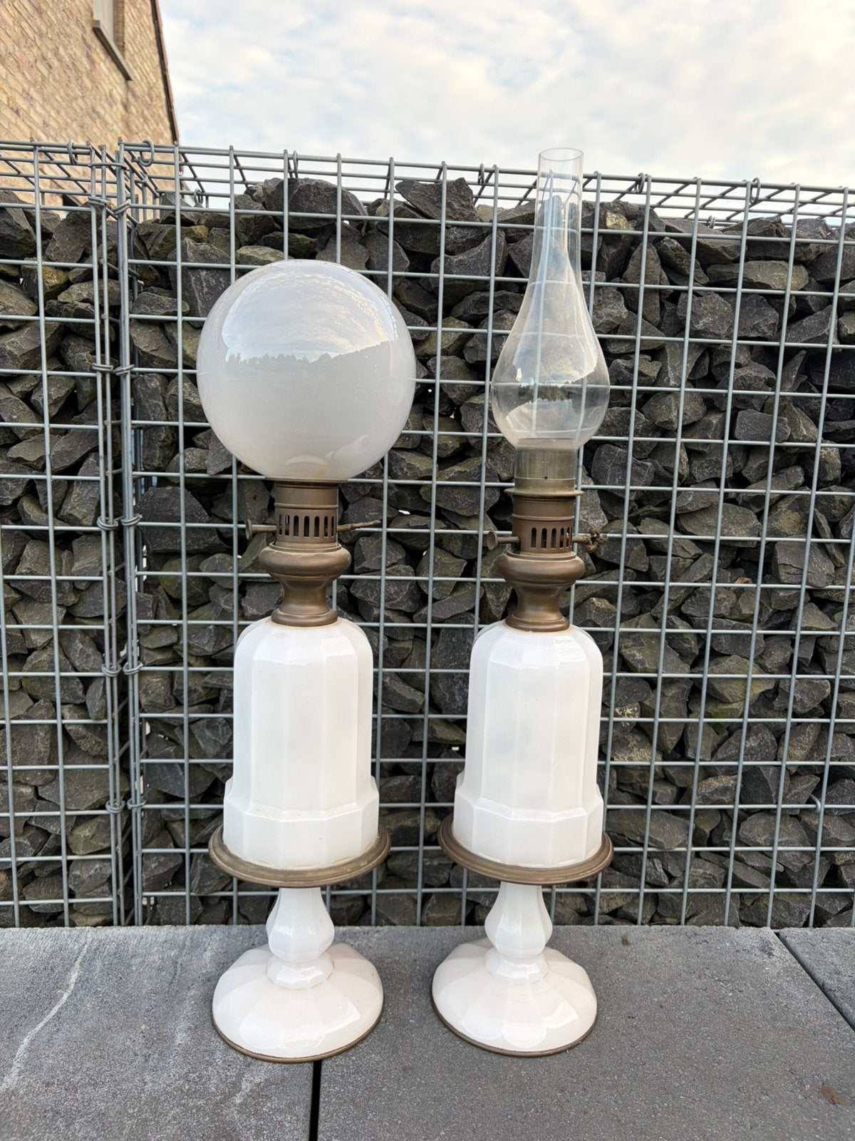 lampes à huile vintage en opaline avec abat-jour en verre, Maison & Meubles, Enlèvement, Comme neuf