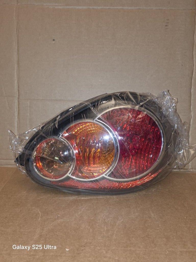 Feux arrière droit TOYOTA aygo 2009 a 2014 original, Autos : Pièces & Accessoires, Éclairage, Toyota, Utilisé, Enlèvement