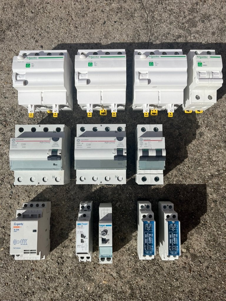 Schneider/Vynckier/Hager verliesstroom, automaten, relais..., Bricolage & Construction, Enlèvement ou Envoi, Comme neuf, Schneider Electric