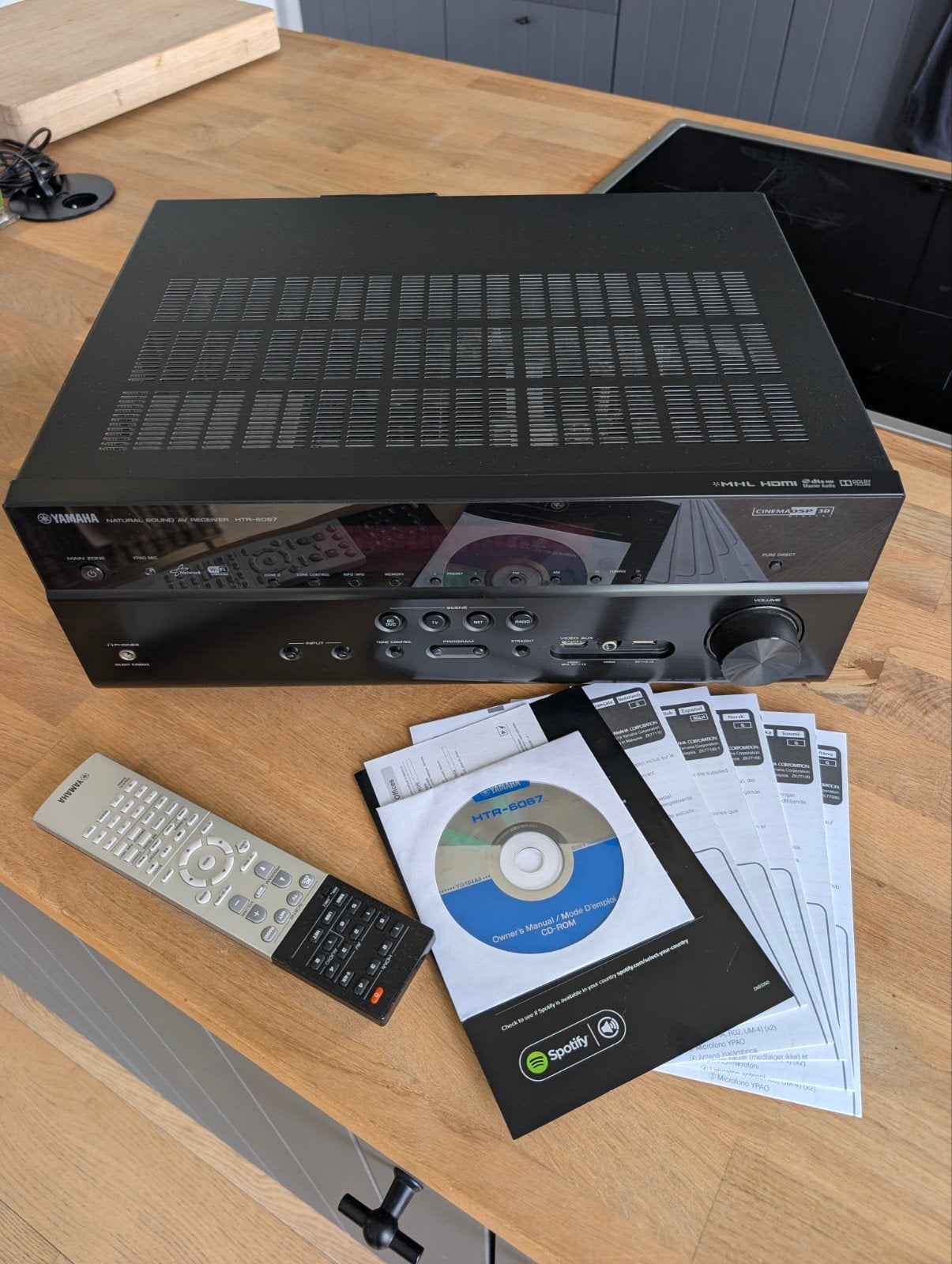Yamaha RX-V677,150watts, 7.2, 4K, Wi-Fi, Spotify, comme neuf, Enlèvement ou Envoi, Yamaha, Comme neuf, 120 watts ou plus
