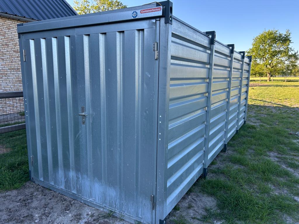 Container opslagruimte, Ophalen