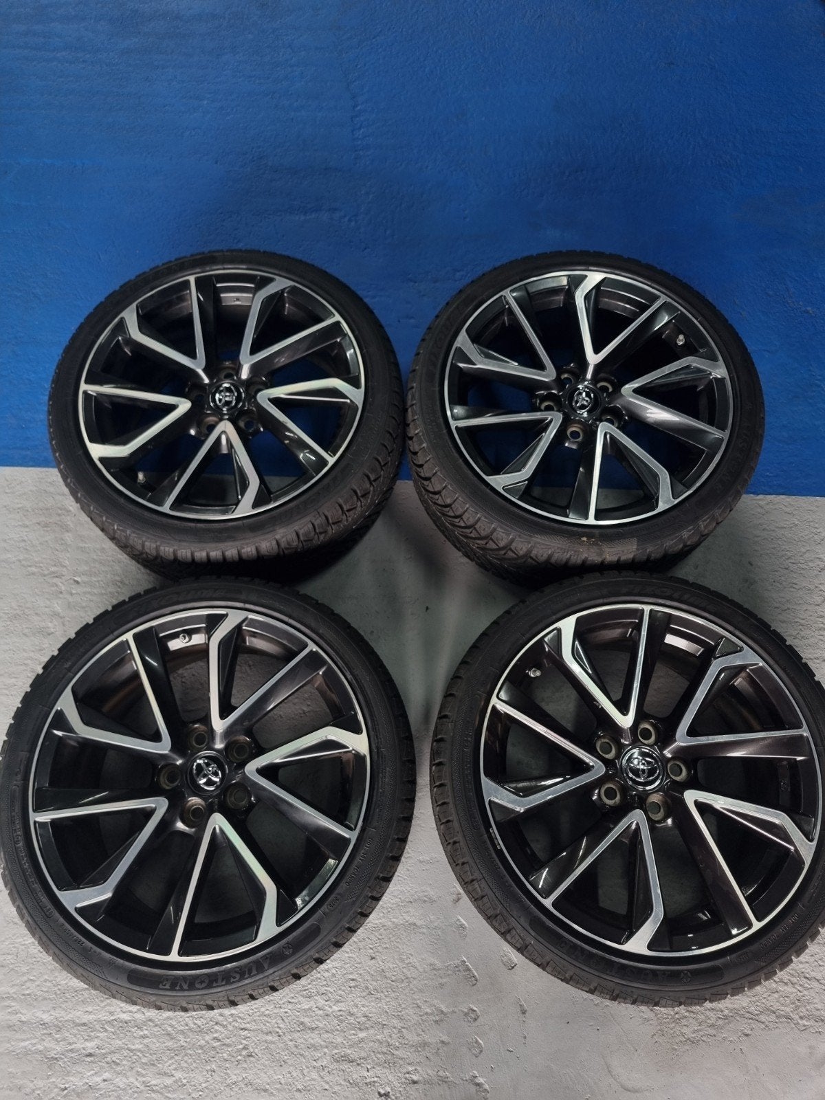 Banden met velgen Toyota Corolla Chr cross 5x114.3 225 40 18, Ophalen, 18 inch, Gebruikt, Banden en Velgen