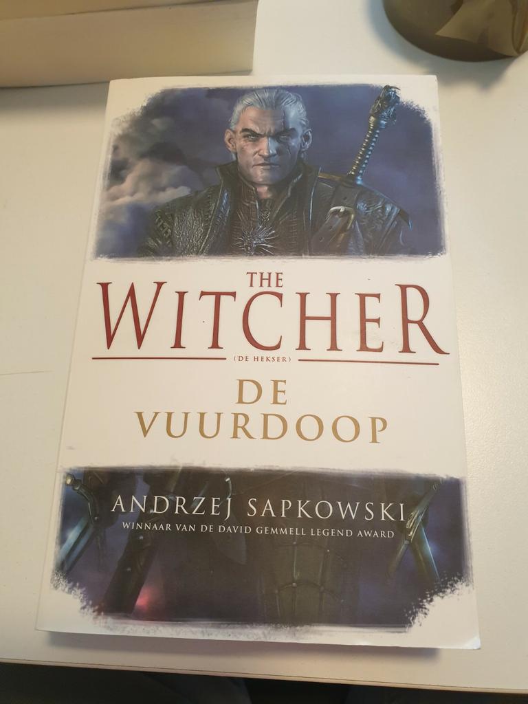 Andrzej Sapkowski - THE WITCHER DEEL 5 : De vuurdoop, Ophalen of Verzenden, Gelezen, Andrzej Sapkowski