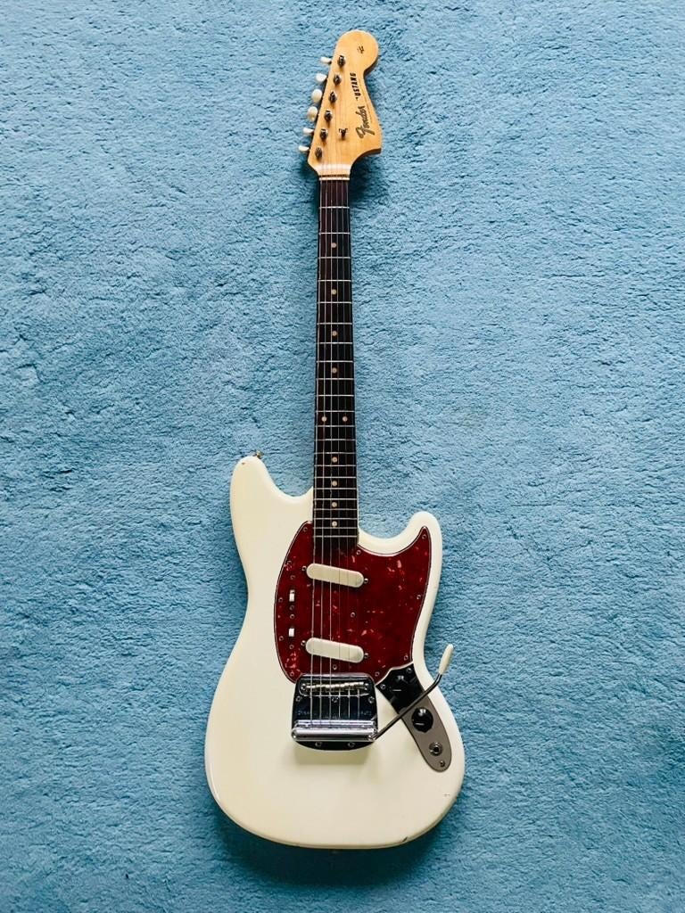 Fender Mustang (1964 Pre-CBS), Ophalen, Gebruikt, Solid body, Fender