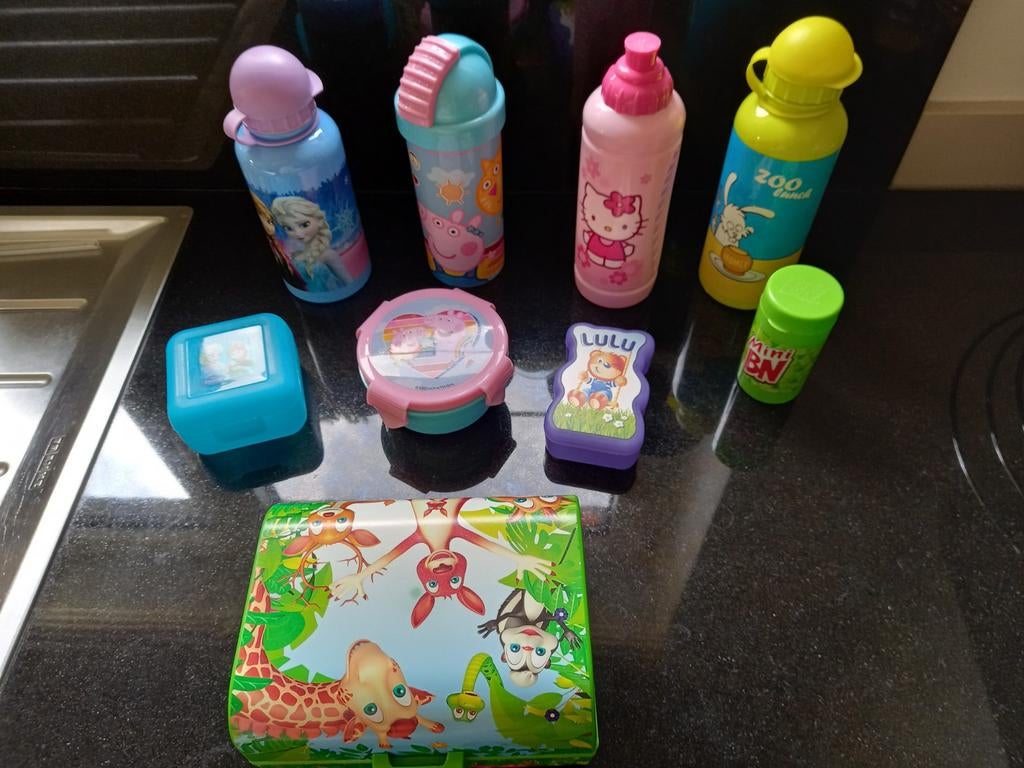 Lot drinkbussen, koekendoosjes en brooddoos, Kinderen en Baby's, Ophalen of Verzenden, Nieuw