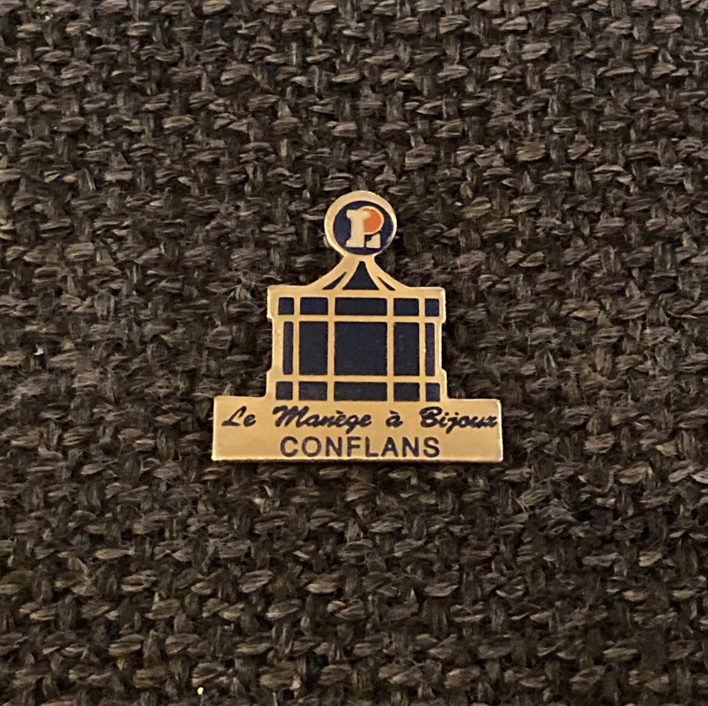 PIN - E. LECLERC - LE MANÈGE A BIJOUX - CONFLANS, Collections, Envoi, Utilisé, Autres sujets/thèmes, Insigne ou Pin's