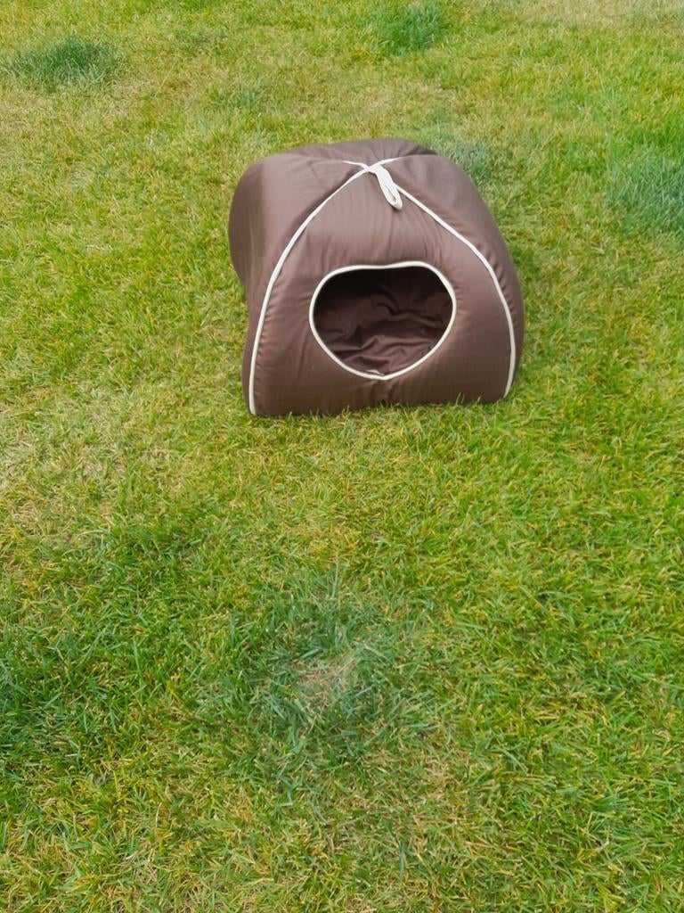Mandje voor klein hondje of kat 36 cm hoog en 40 cm breed, Dieren en Toebehoren, Ophalen, Zo goed als nieuw