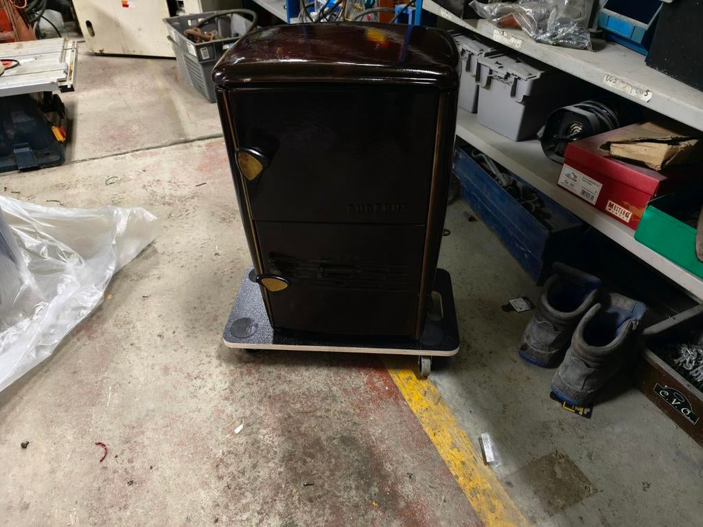 Kachel buderus ideaal voor tuinhuis of garage, Doe-het-zelf en Bouw, Ophalen, Zo goed als nieuw, Kachel
