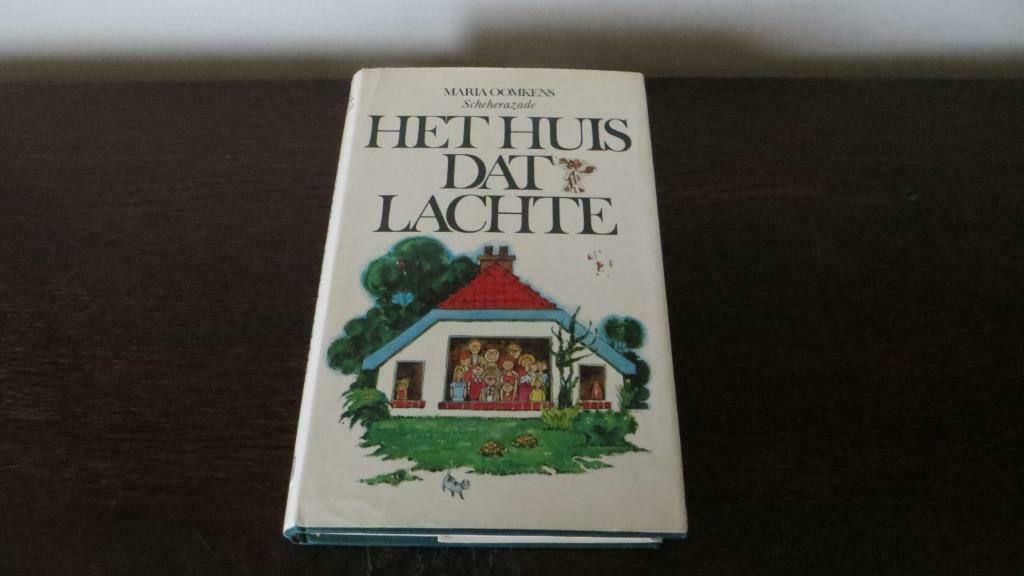 HET HUIS DAT LACHTE van MARIA OOMKENS uit 1978, Boeken, Romans, Zo goed als nieuw, België, Ophalen of Verzenden