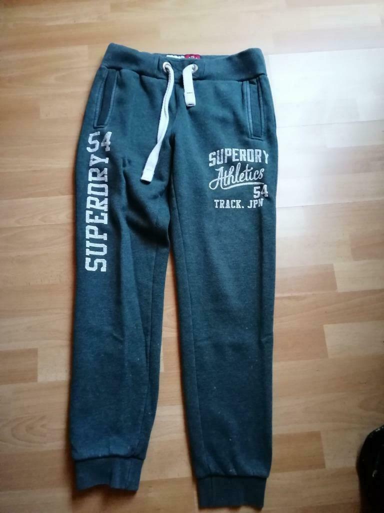 JOGGING GROEN MERK SUPERDRY  - MAAT S = M, Kleding | Heren, Broeken en Pantalons, Maat 48/50 (M), Ophalen of Verzenden, Gedragen