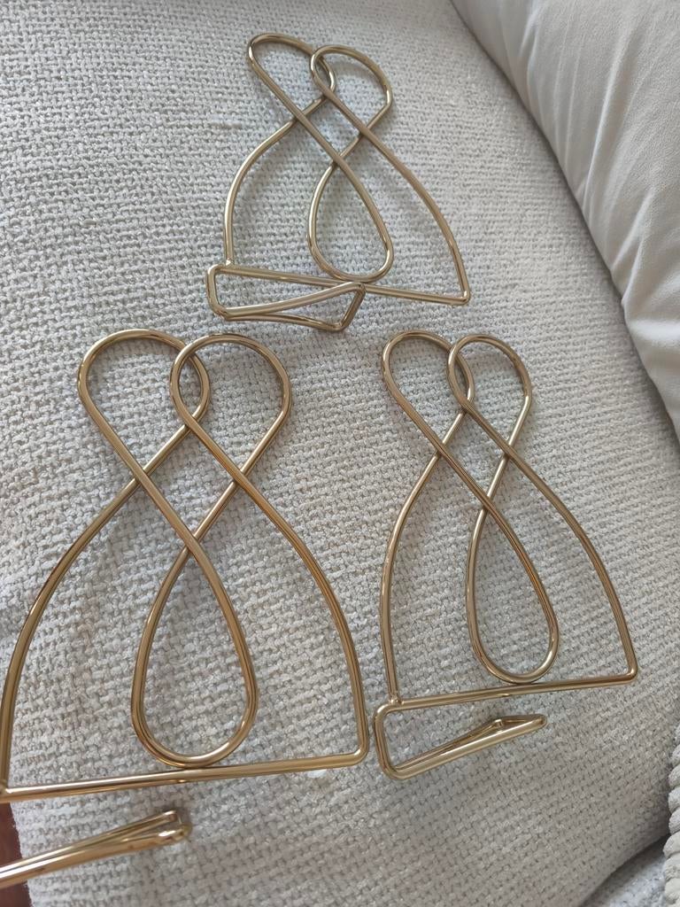 3 boekeneinden IKEA, Ophalen