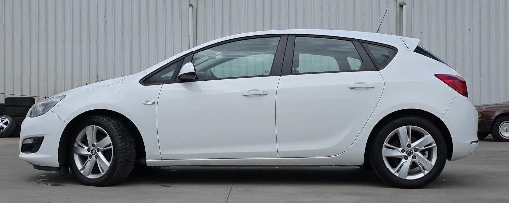 Opel Astra 1.7 CDTi Cosmo _ EURO 5, Auto's, Opel, Voorwielaandrijving, Euro 5, Stof, Zwart