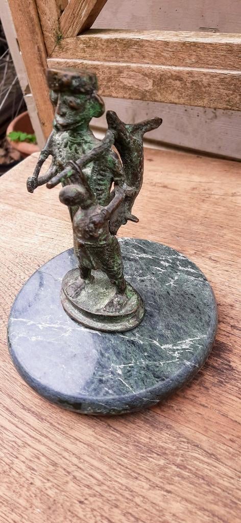 💥Antiek brons beeldje uit Afrika van jager met prooi., Antiek en Kunst, Ophalen of Verzenden, Brons