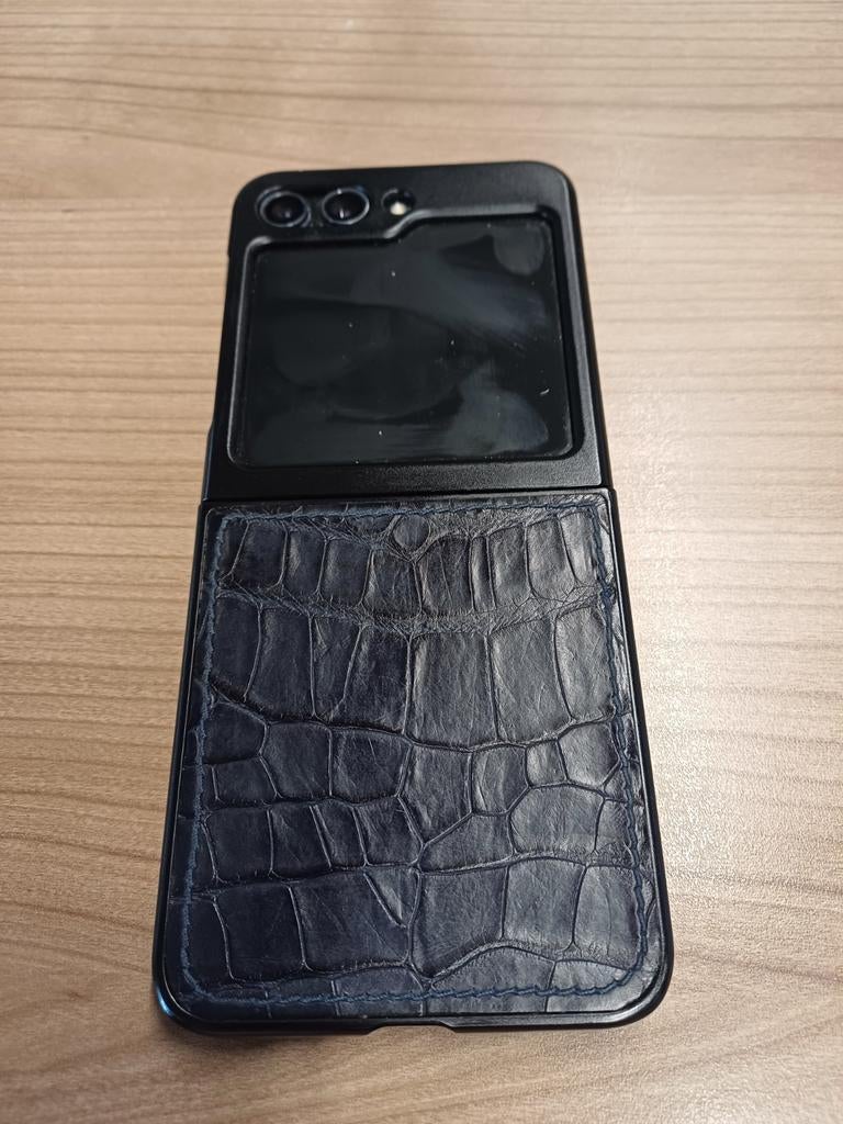 Coque pour Samsung Galaxy Z Flip 5 en cuir d'alligator, Télécoms, Téléphonie mobile | Housses, Coques & Façades | Samsung, Comme neuf