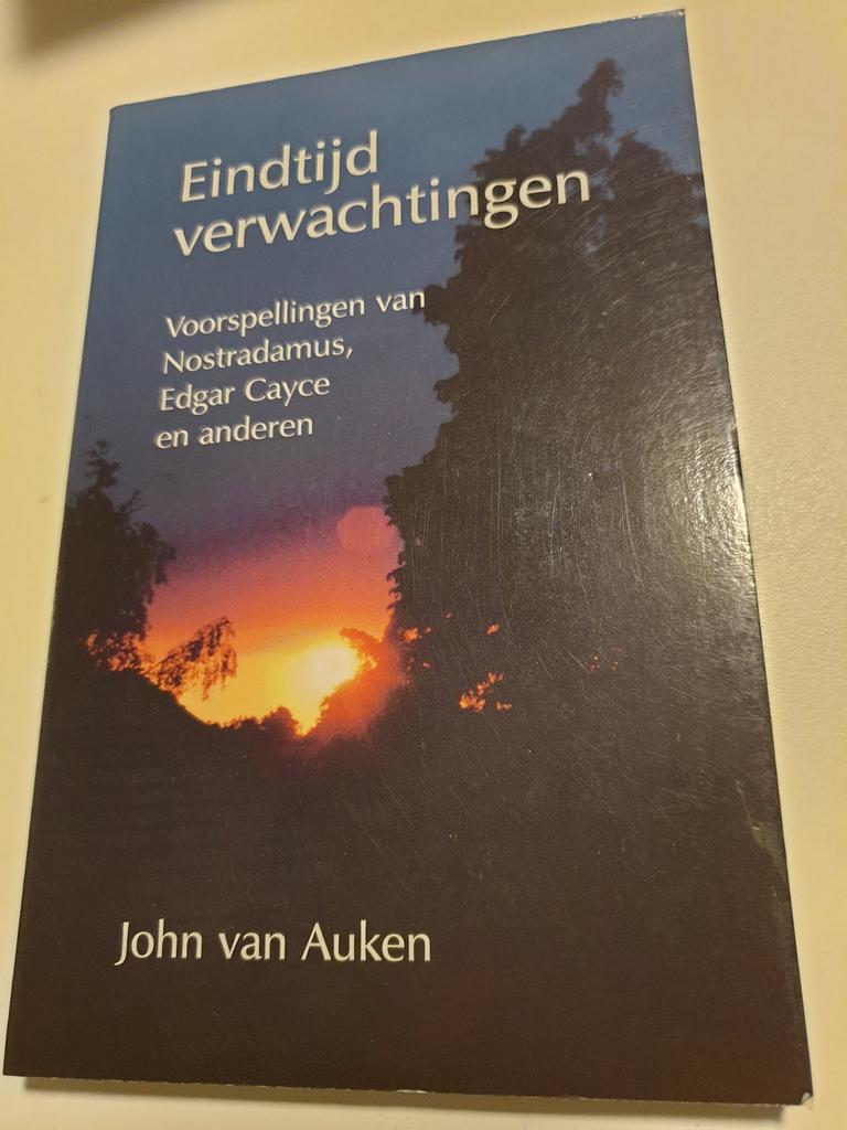 John van Auken - Eindtijdverwachtingen, Boeken, Esoterie en Spiritualiteit, Zo goed als nieuw, Ophalen of Verzenden