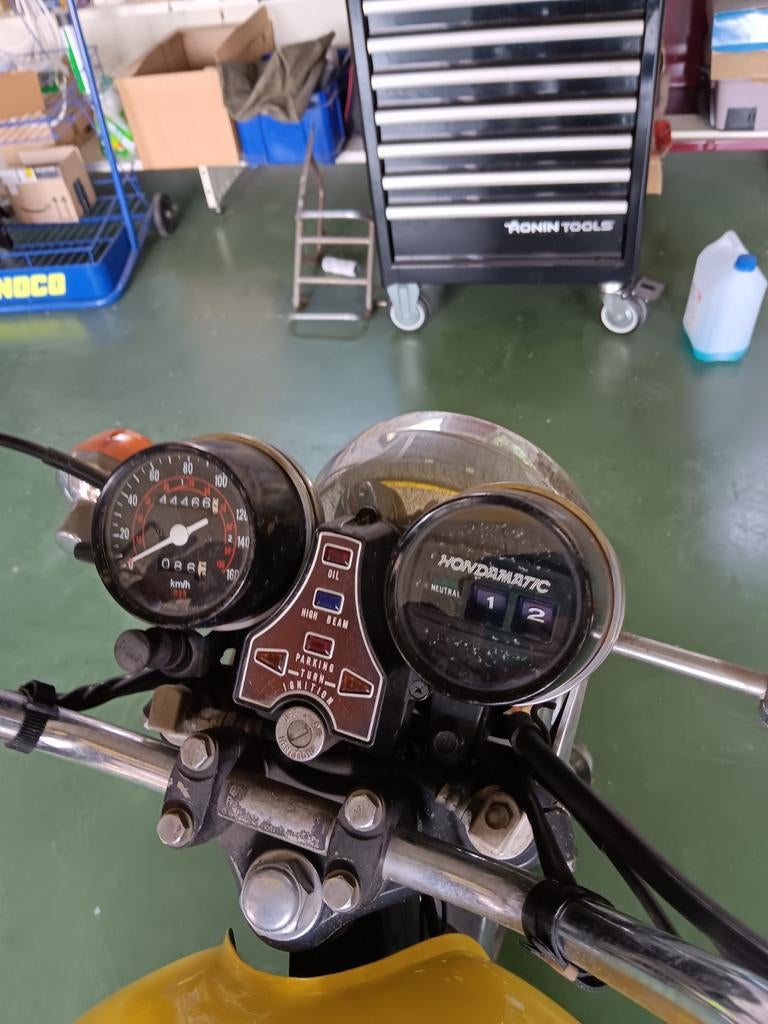 Honda cm 400 T hawk hondamatic 1982, Particulier