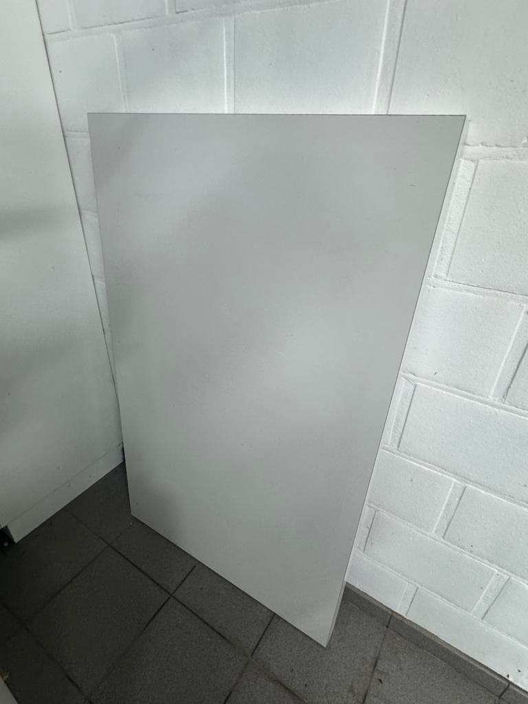 Mooi wit keukenblad, Ophalen, 50 tot 100 cm, Minder dan 25 cm, Wit