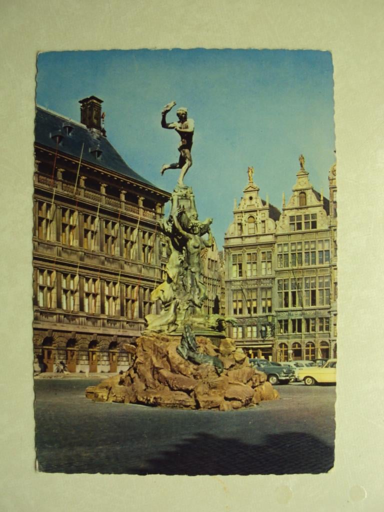 55223 - ANTWERPEN - GROTE MARKT EN BRABO FONTEIN - 2 FOTO'S, Verzenden, Antwerpen