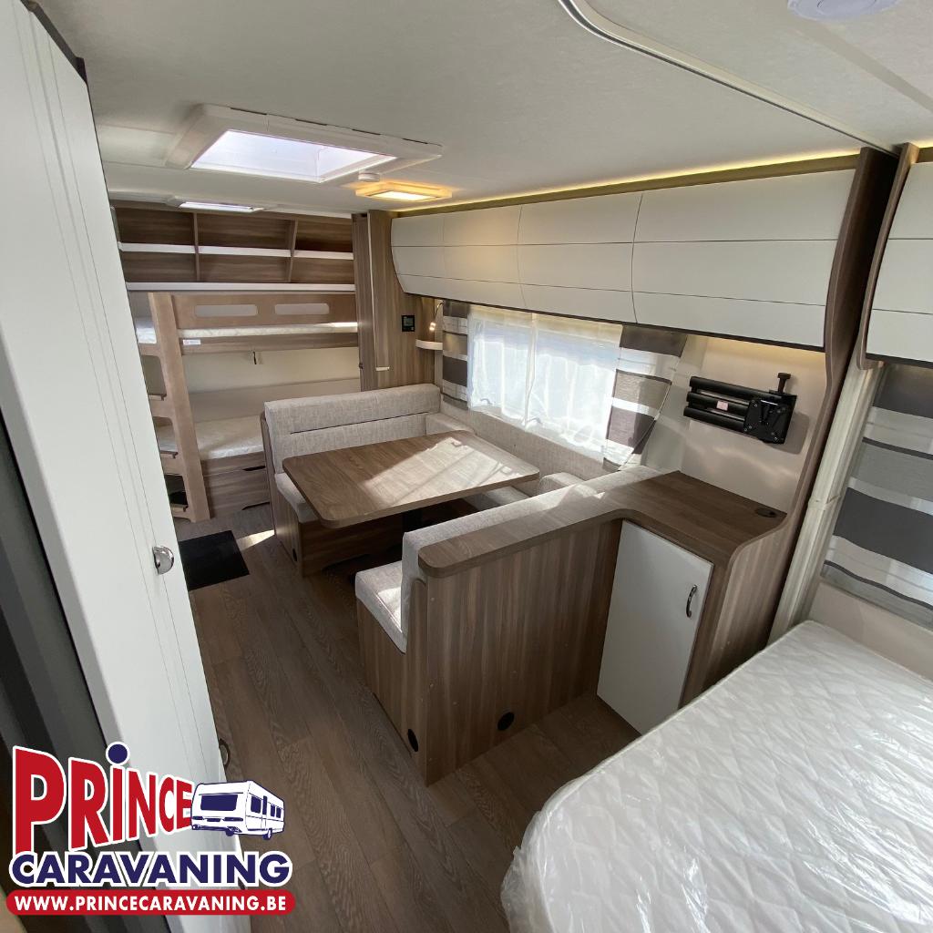 Hobby Excellent Edition 560 KMFe 2025 - Prince Caravaning, Hobby, 7 tot 8 meter, Bedrijf, 1250 - 1500 kg