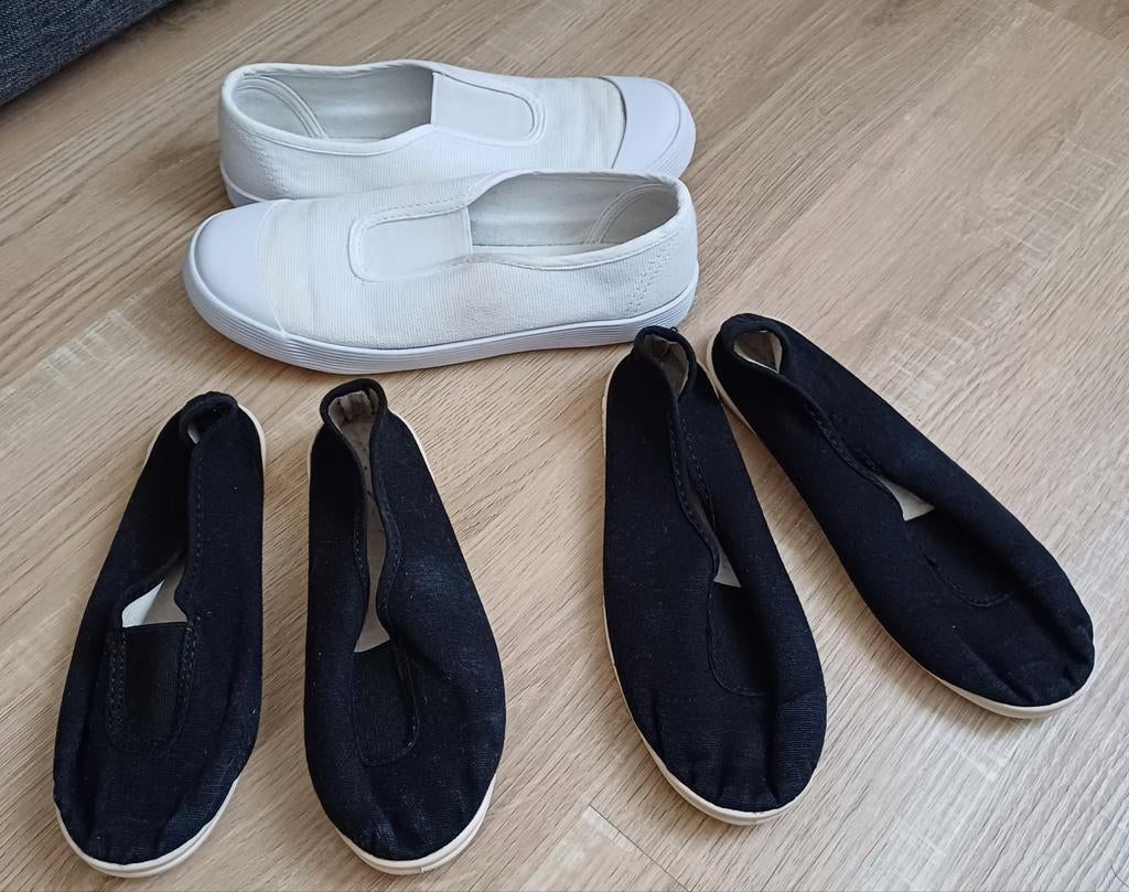 Chaussons de gym pointures 29, 31 et 32, Sports & Fitness, Gymnastique, Enlèvement ou Envoi, Utilisé, Chaussons de gymnastique