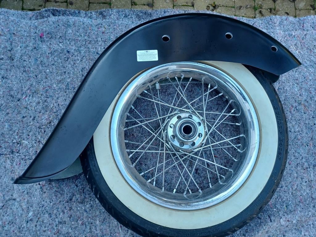 Long garde boue Harley-Davidson NEUF !!, Motos, Pièces | Harley-Davidson, Enlèvement