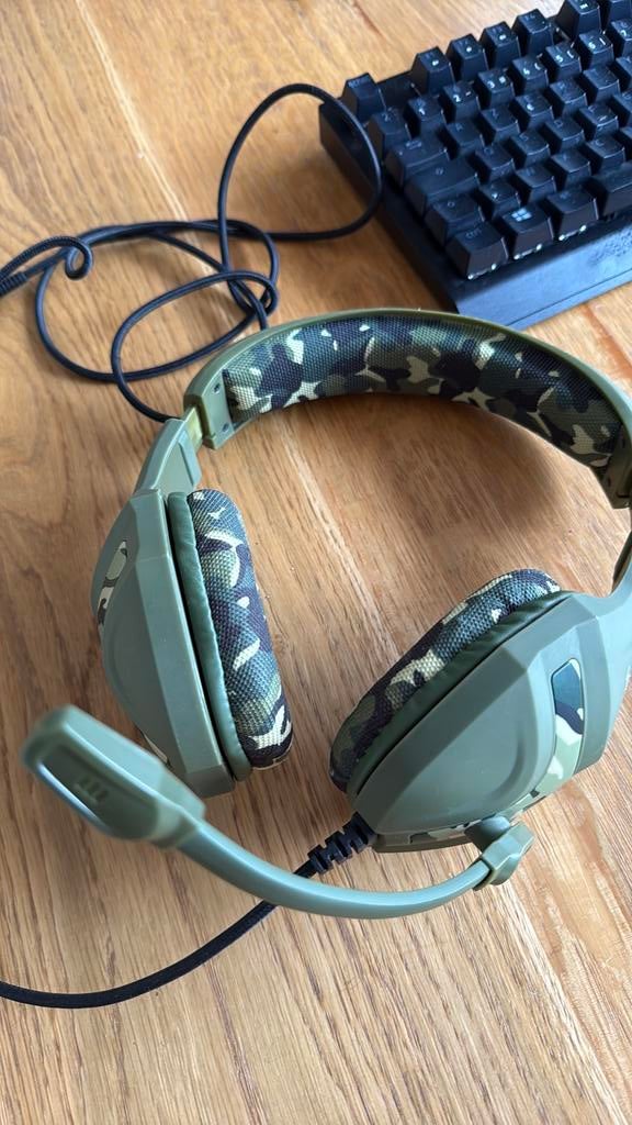 Gaming head set konix camouflage, Enlèvement, Comme neuf