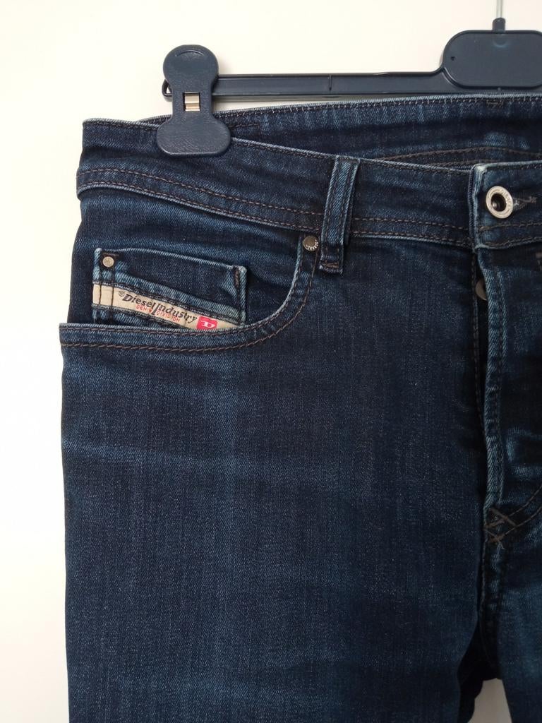 Scie Diesel Industry Jeans Buster taille W30L34 taille 86 cm, Vêtements | Hommes, Jeans, Enlèvement ou Envoi, W32 (confection 46) ou plus petit