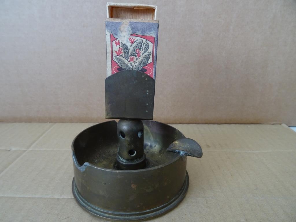 Cendrier antique étui à grenade porte-allumette antique 1945, Antiquités & Art, Enlèvement ou Envoi, Cuivre