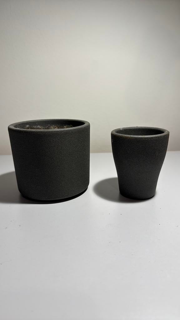 2 pots de fleurs gris anthracite foncé, Enlèvement, Comme neuf
