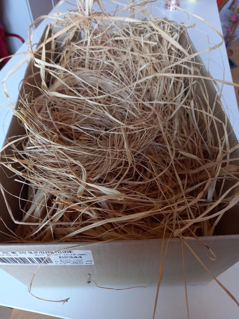 Doos vol raffia naturel - 50 x 30 cm, Ophalen of Verzenden