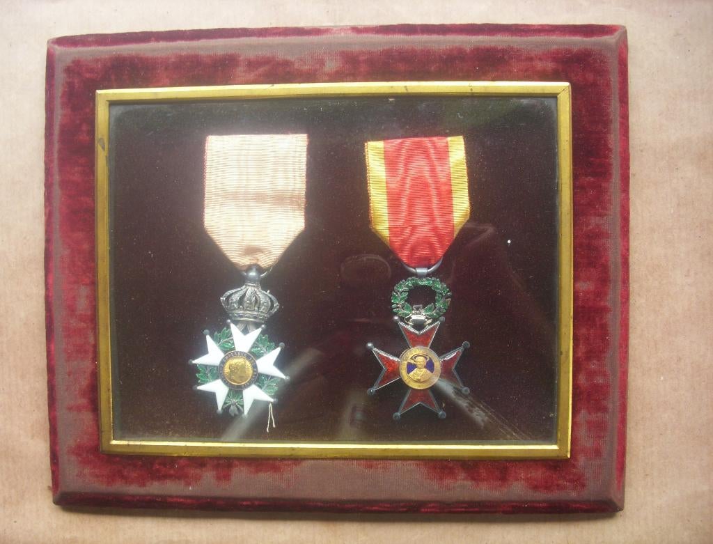 Médailles Second Empire du marquis d' Aoust & faire-part, Envoi, Armée de terre, Ruban, Médaille ou Ailes