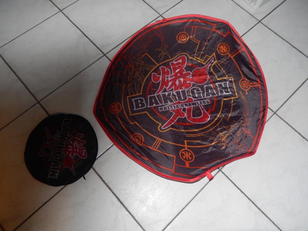 Bakugan speelkleed met kaarten., Ophalen, Gebruikt