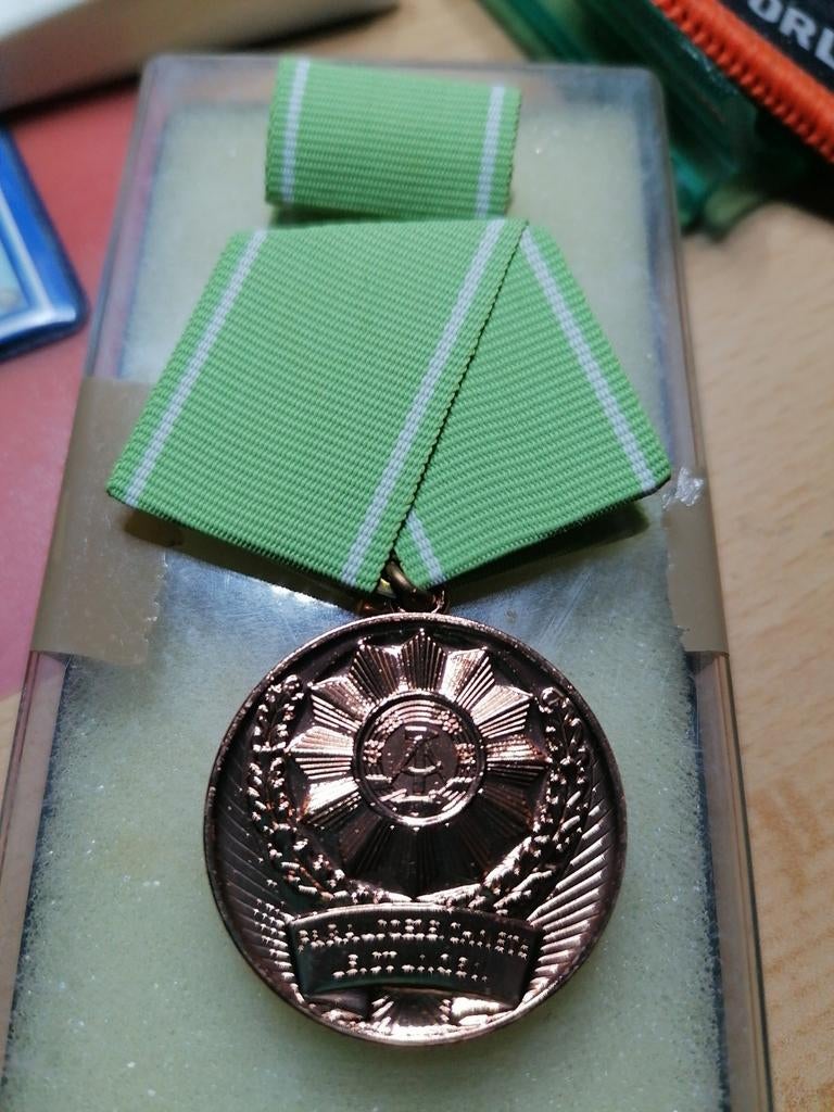 Médaille Ddr., Enlèvement ou Envoi