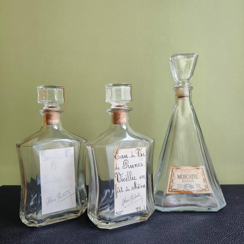 3 oude likeur flessen gebruikt voor decoratie, Ophalen of Verzenden