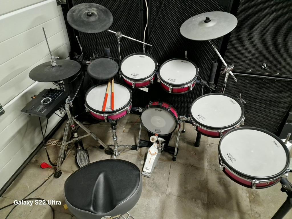 Roland TD17, Enlèvement, Roland