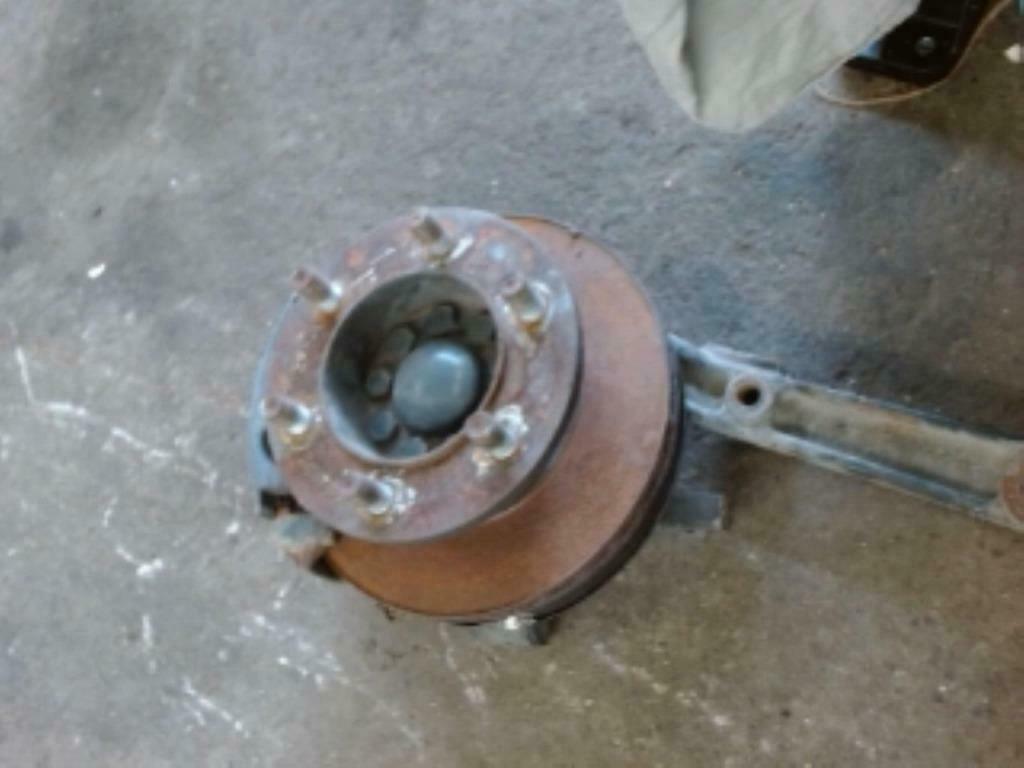 moyeu avant  droit  IVECO DAILY IV FOURGON 35C18 LP/12705, Ophalen of Verzenden, Iveco, Transmissie en Accessoires