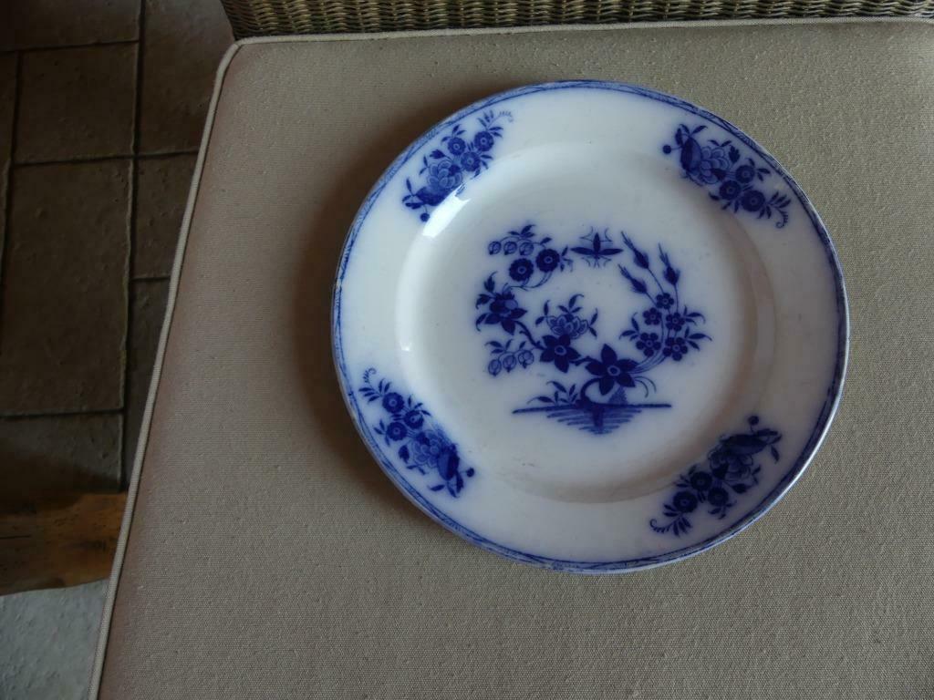 Assiette porcelaine Boch +Grand Bouquet, Antiquités & Art, Enlèvement ou Envoi