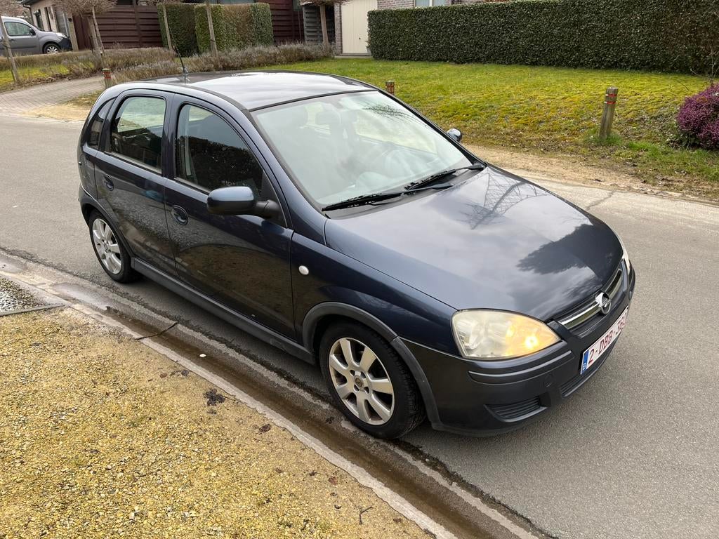 L'Opel Corsa 1.2 essence 5 portes démarre et fonctionne bien, Euro 5, Achat, 4 portes, Boîte manuelle
